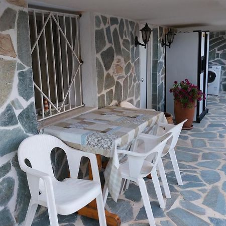 דירות ארטמידה Shley House 1 מראה חיצוני תמונה