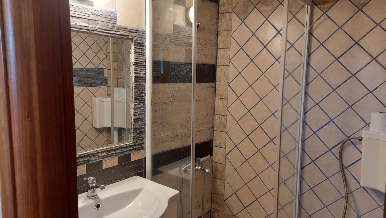 דירות ארטמידה Shley House 1 מראה חיצוני תמונה
